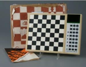 electronic-chess-computer-game