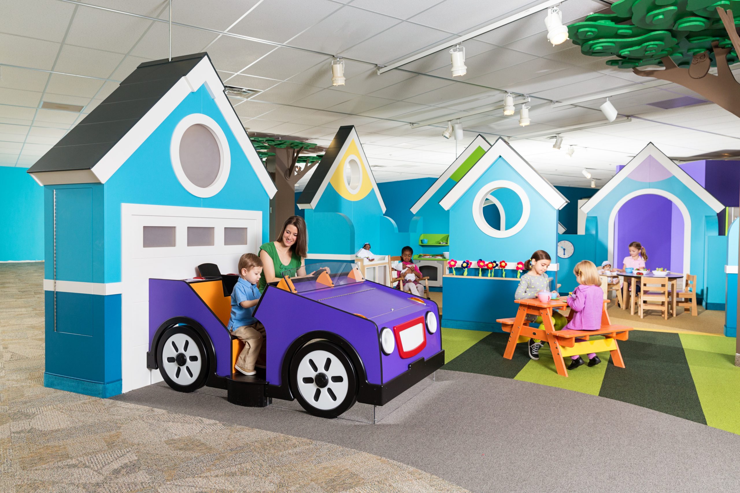 Play house and car