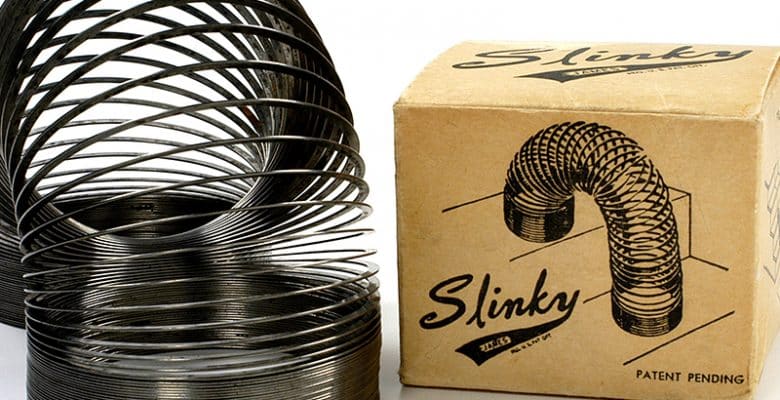 metal slinky and box