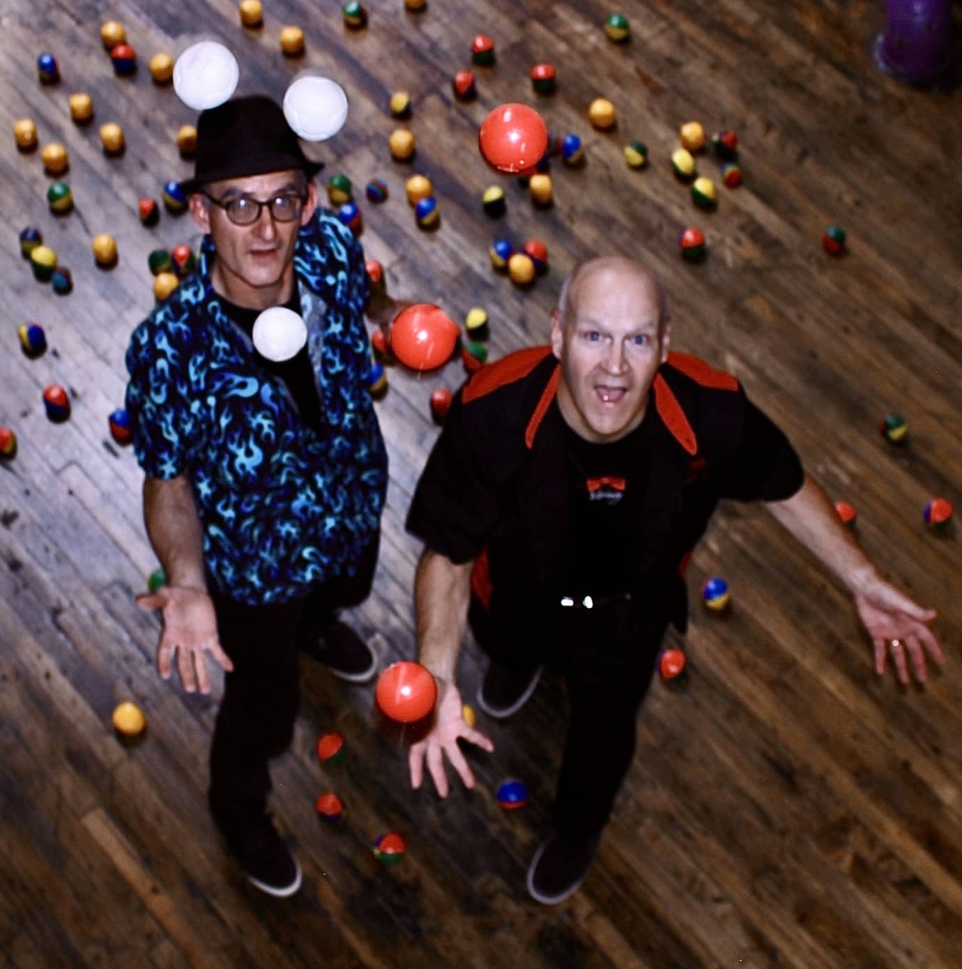 Jugglers Ted Baumhauer and Jeff Peden photo