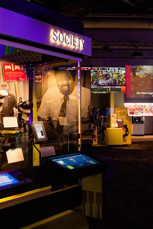 High score artifact case