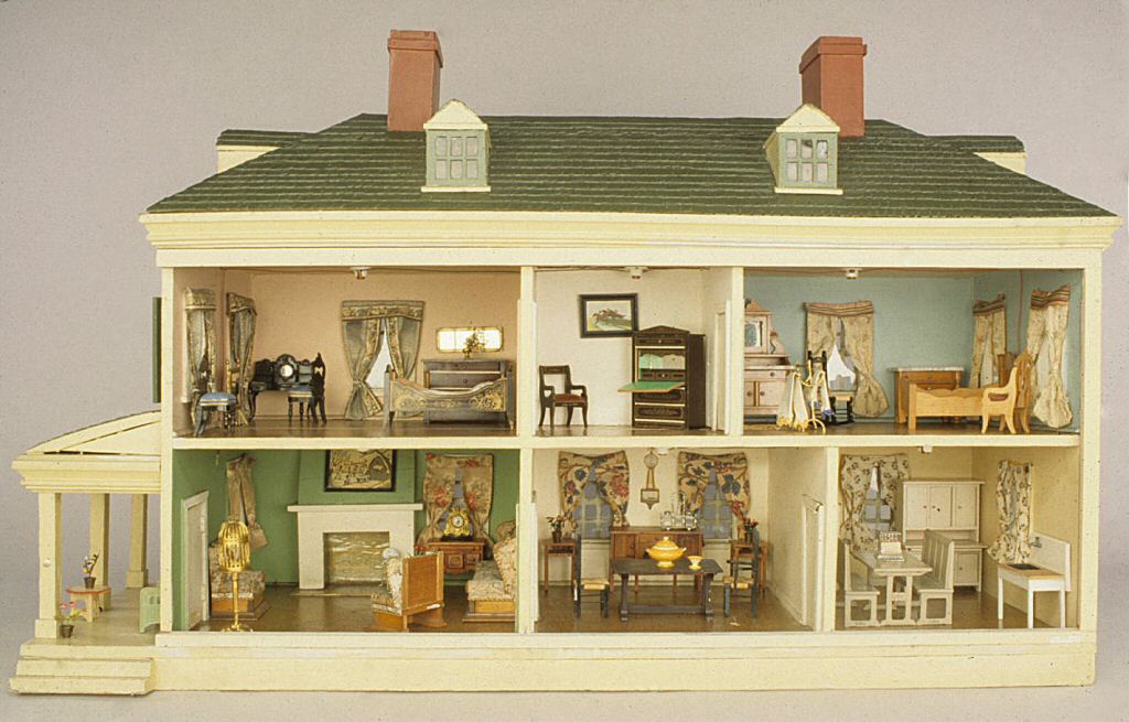 Margaret Woodbury House, about 1908. The Strong National Museum of Play, Rochester, New York. 